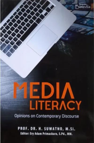 Sampul buku Media Literacy